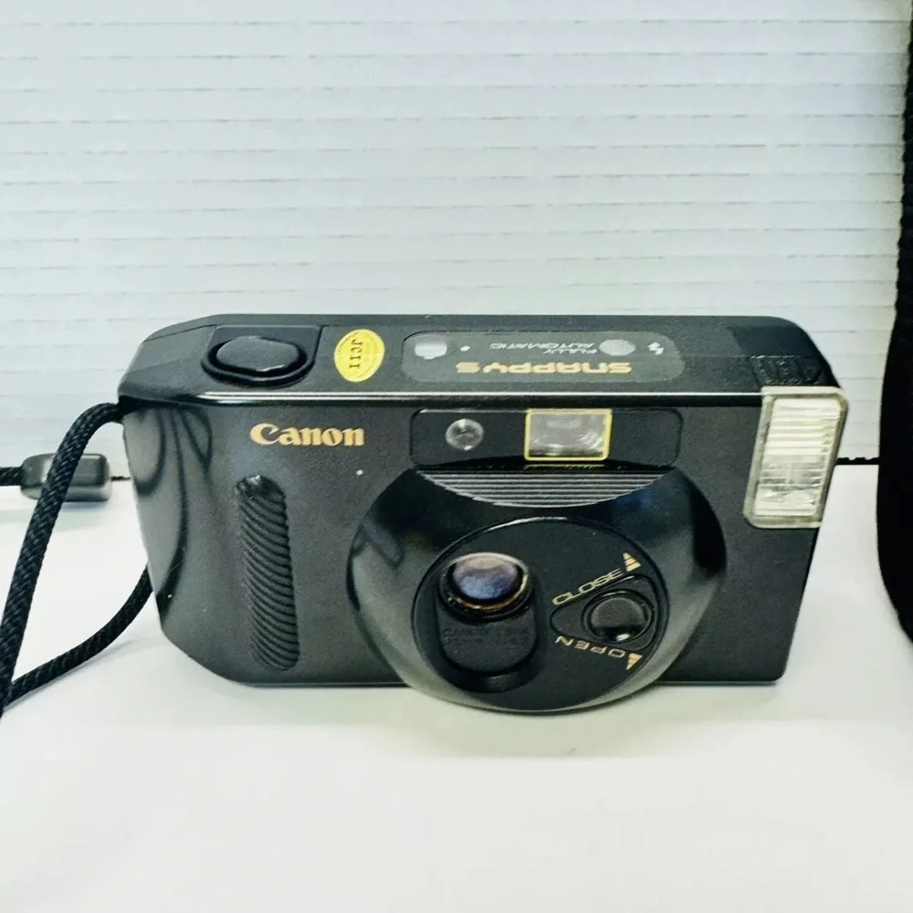 Canon Snappy 35mm Point & Shoot Film Camera Fully Automatic , UNTESTED